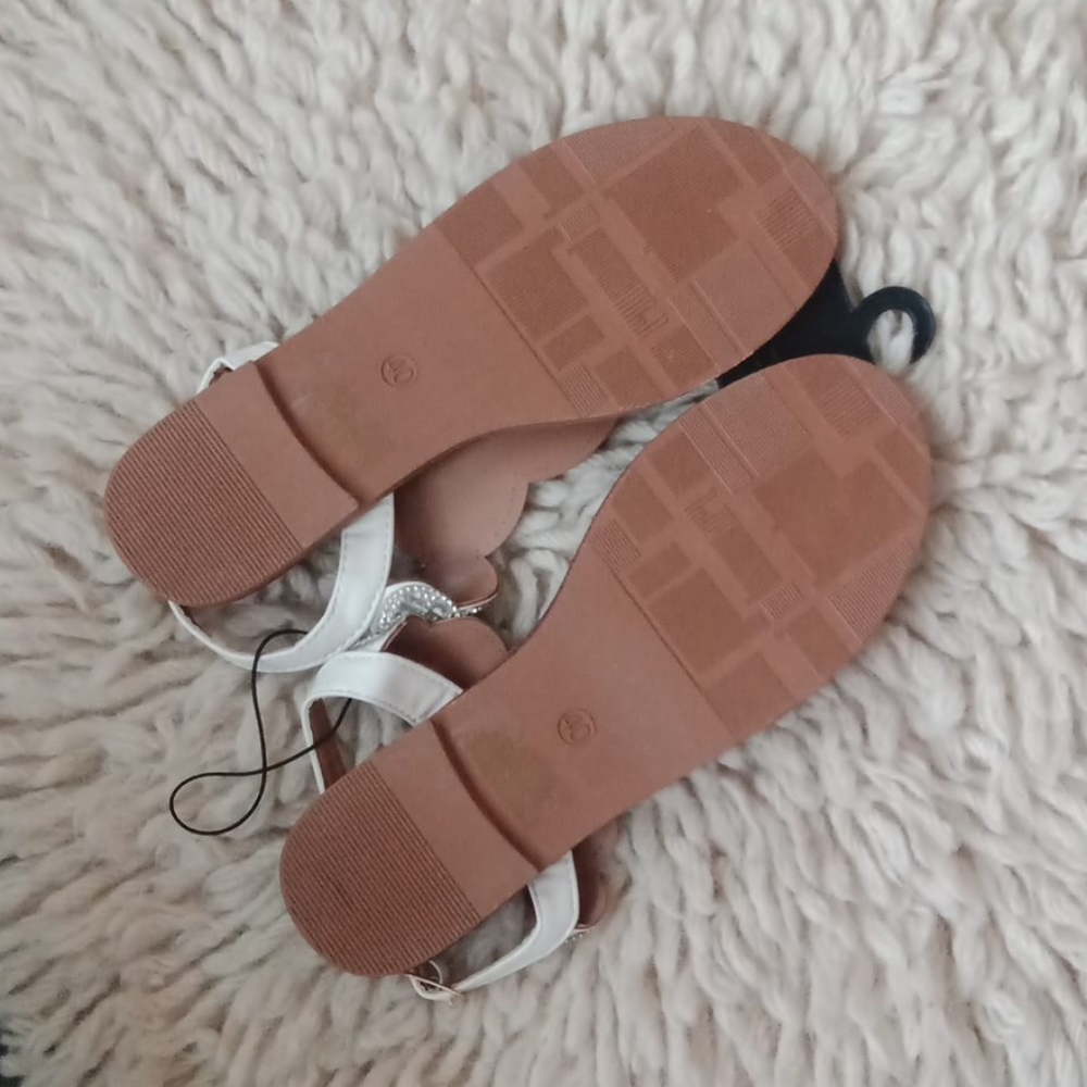 Sandals - Picture 6 of 10